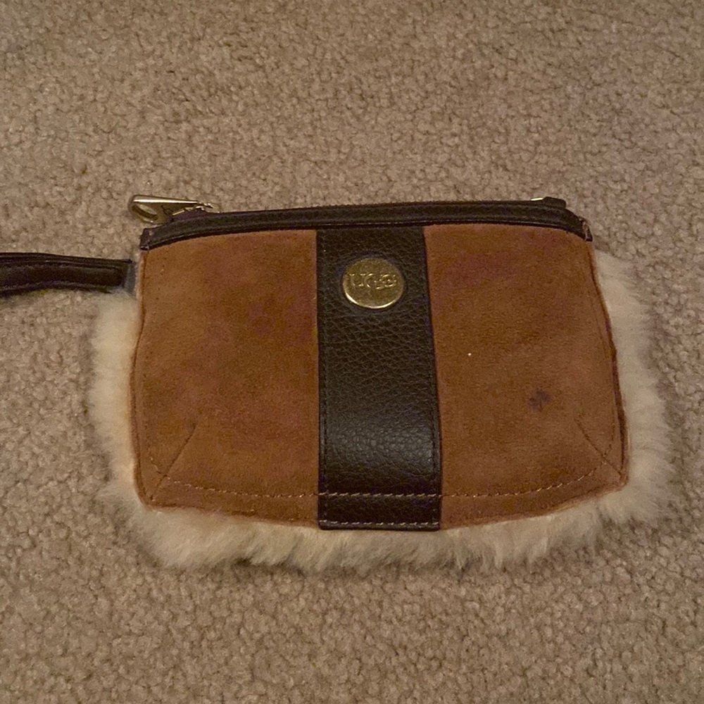 Ugg wristlet in chestnut RARE